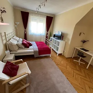  Apartman Downtown Hideaway